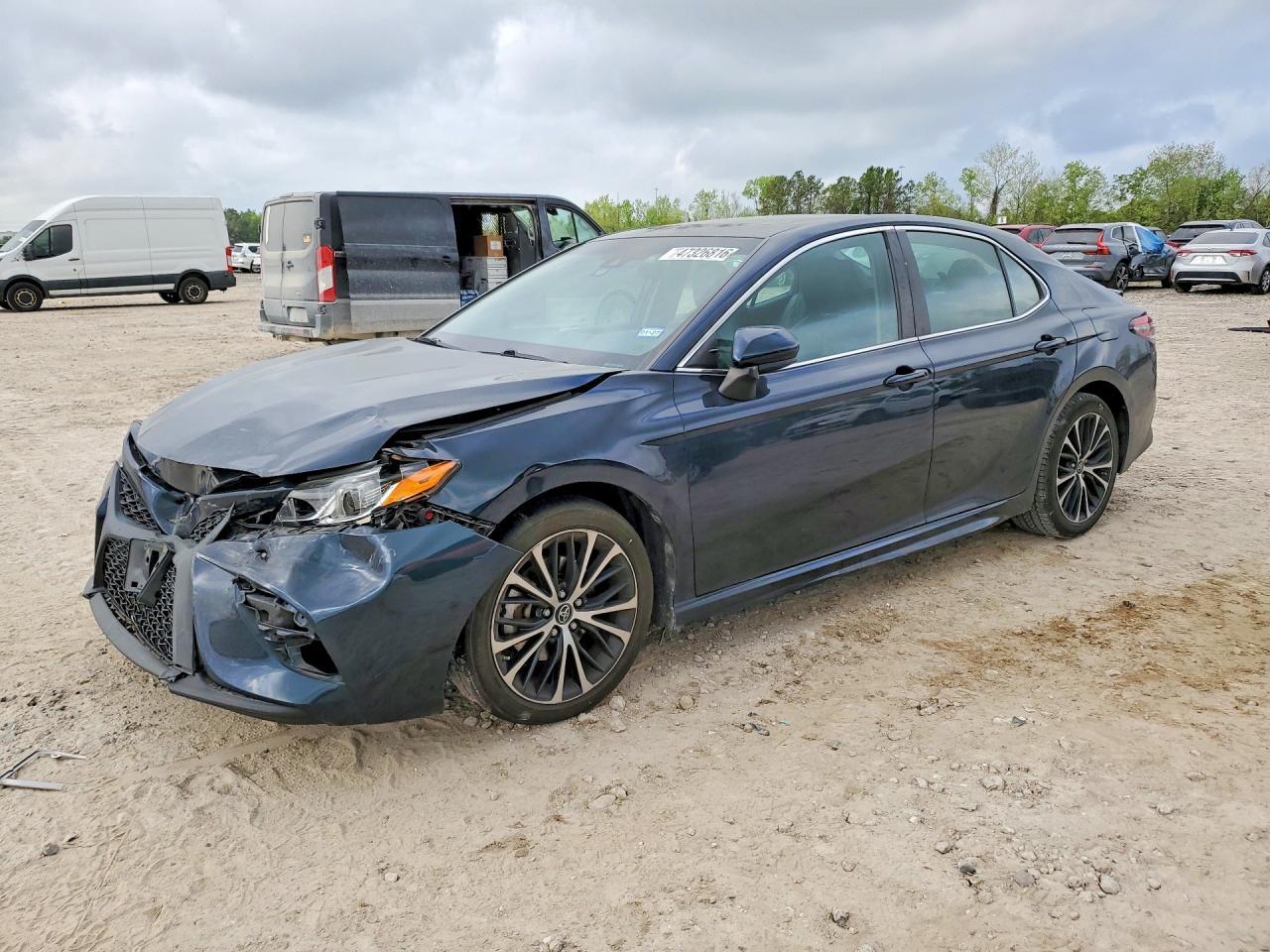 2018 Toyota Camry Se - zdjęcie główne