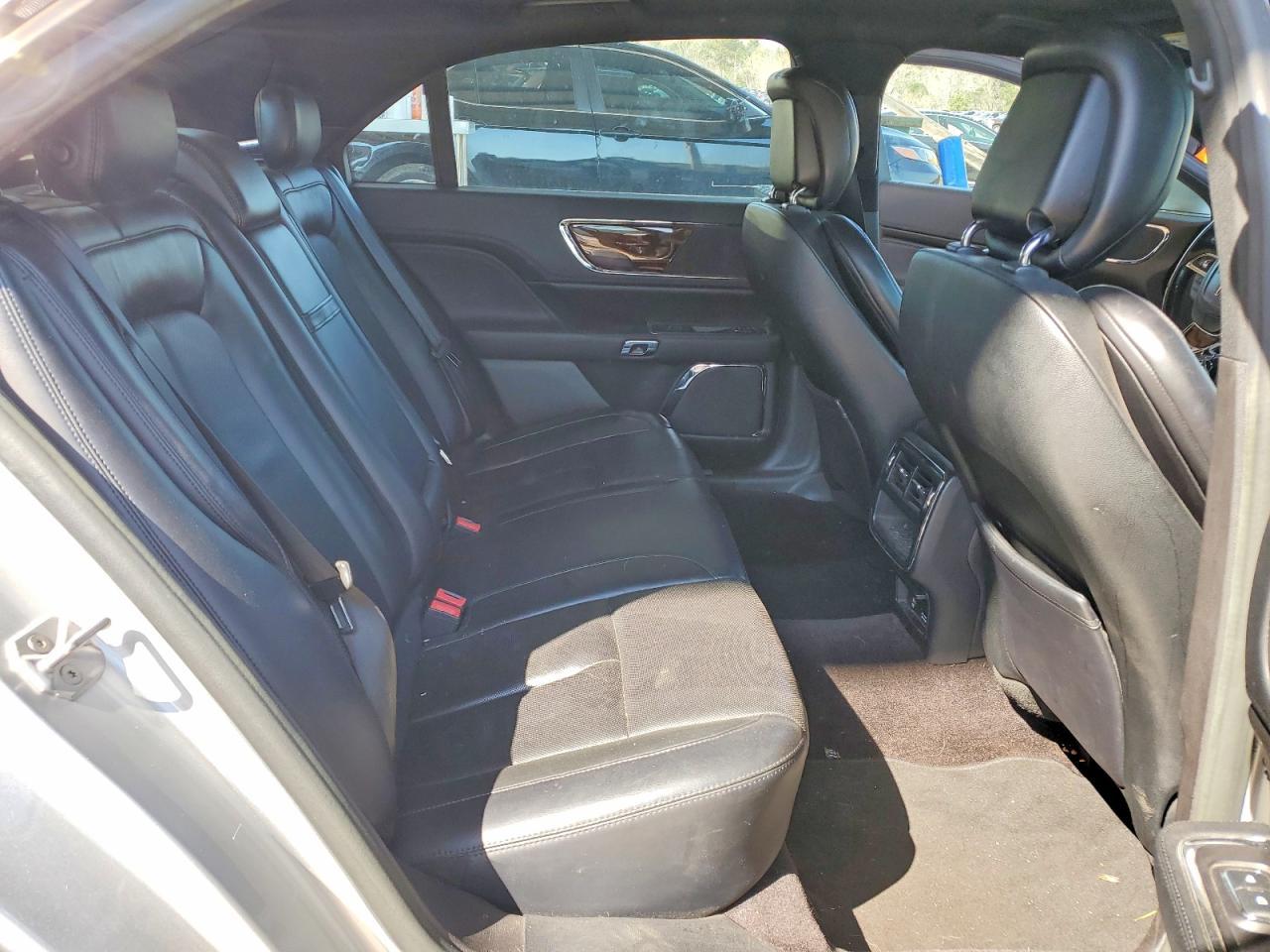 2018 Lincoln Continental Select - zdjęcie 10