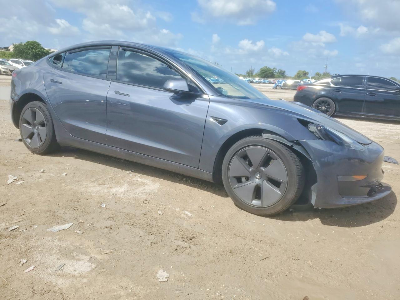 2023 Tesla Model 3 - zdjęcie 4