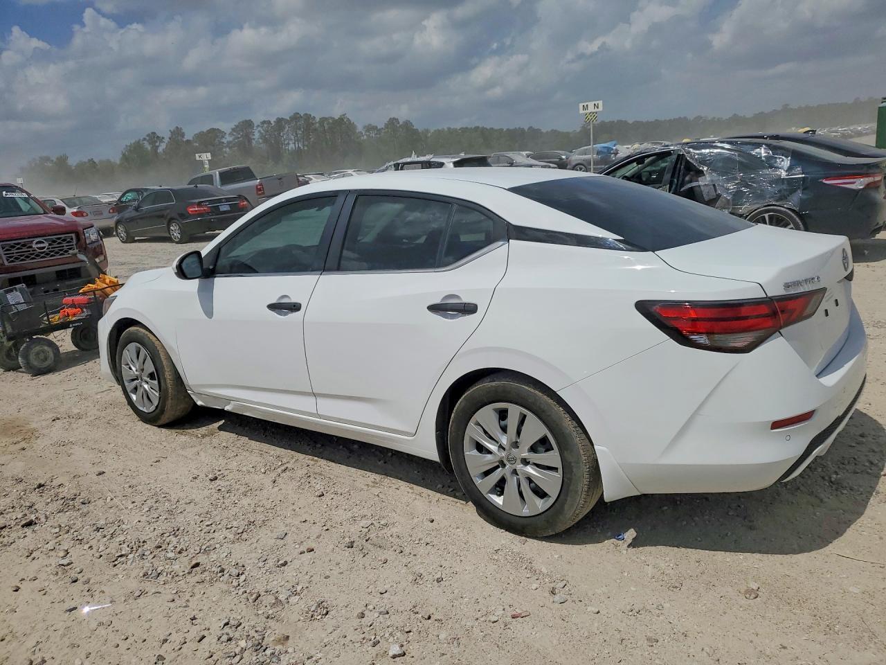 2025 Nissan Sentra - zdjęcie 2