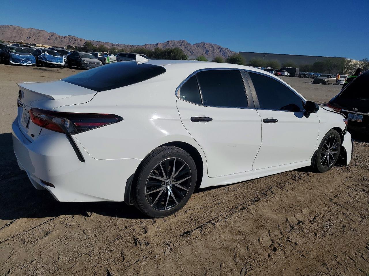 2023 Toyota Camry Se - zdjęcie 3