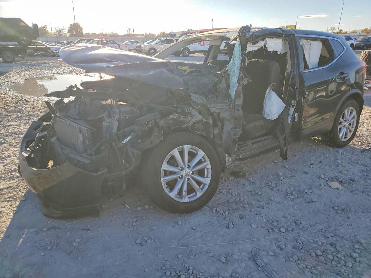 2017 Nissan Rogue Sport S - zdjęcie główne