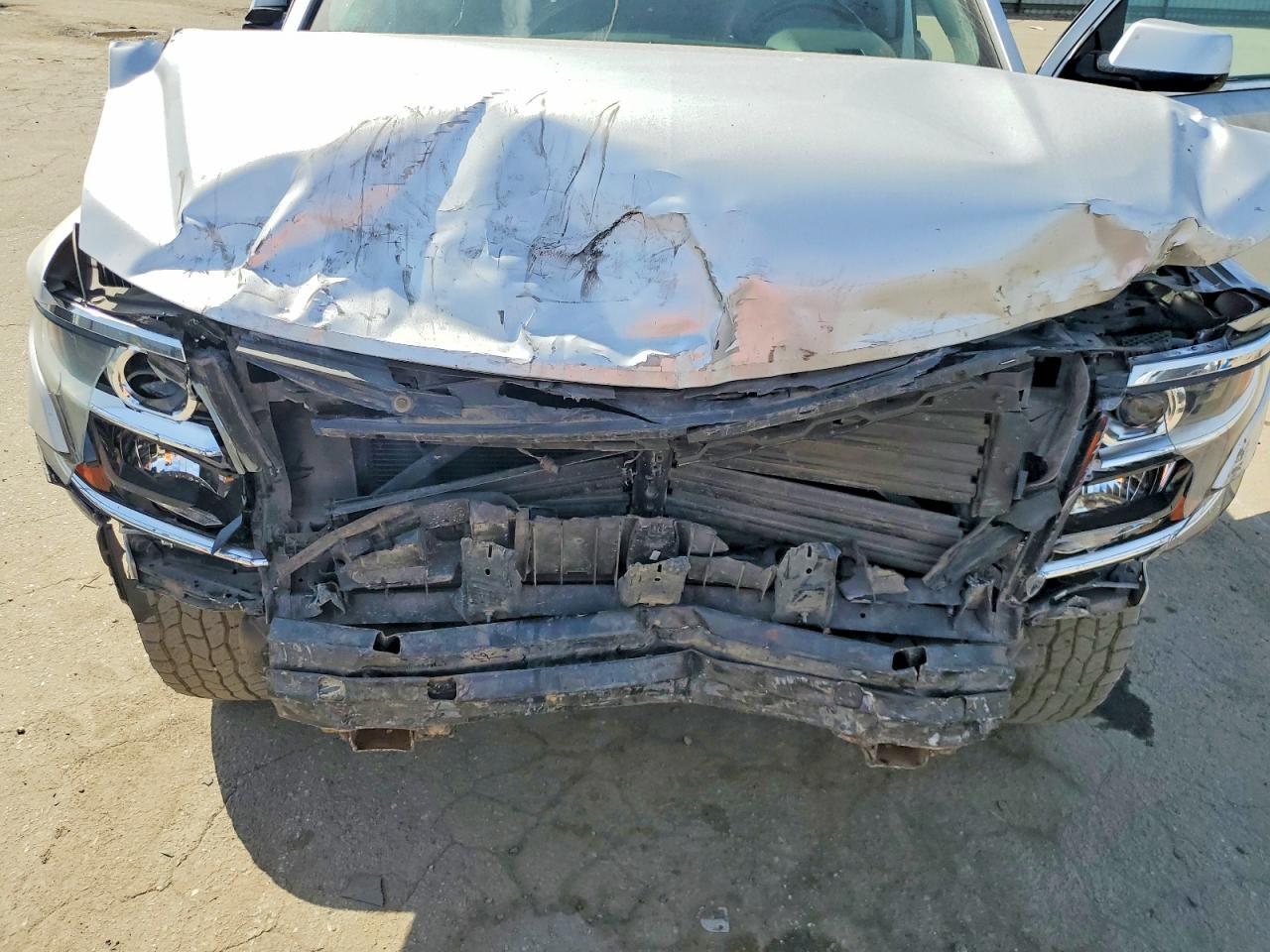2019 Chevrolet Suburban - zdjęcie 11