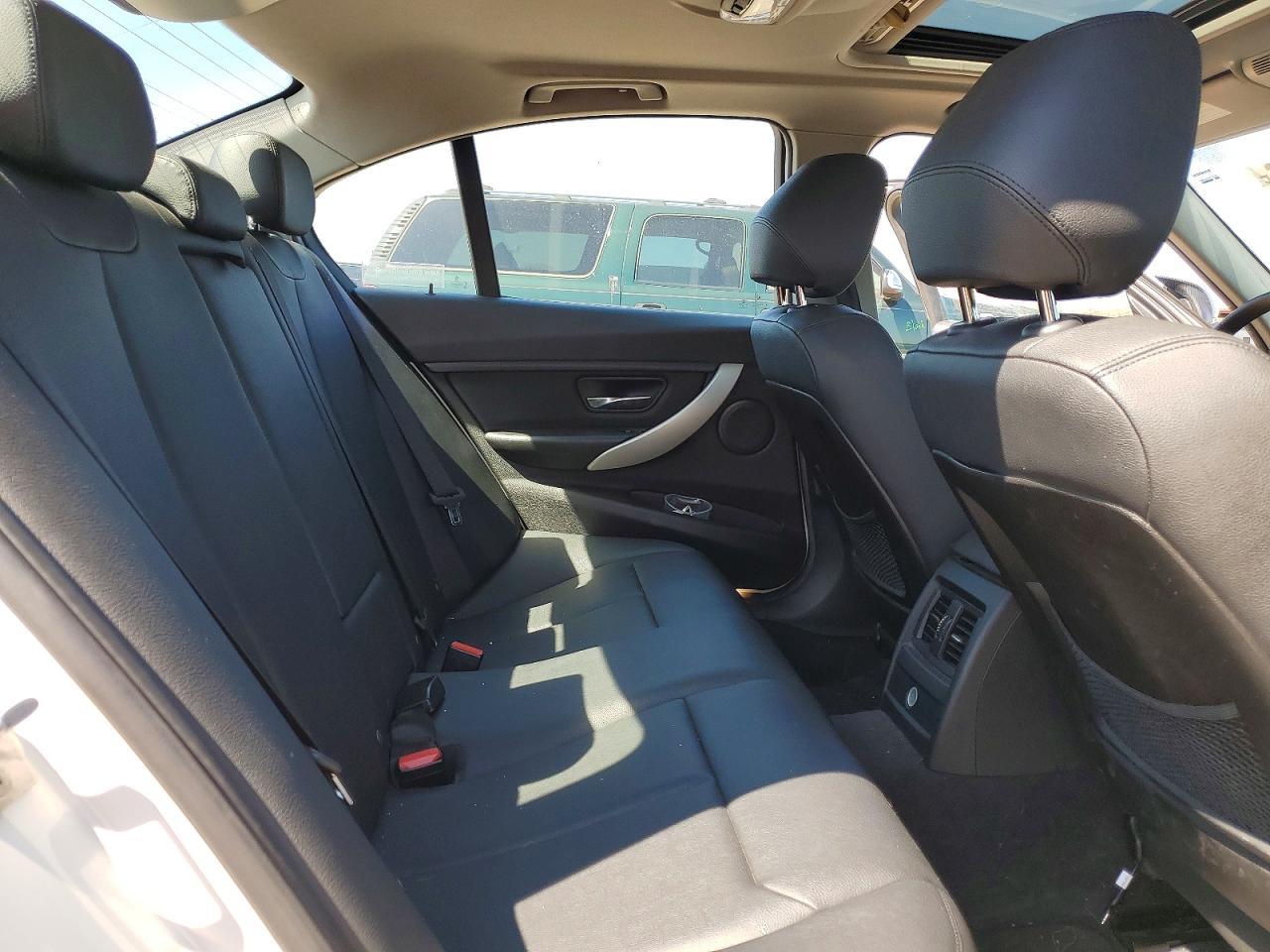 2015 BMW 320 I - zdjęcie 10