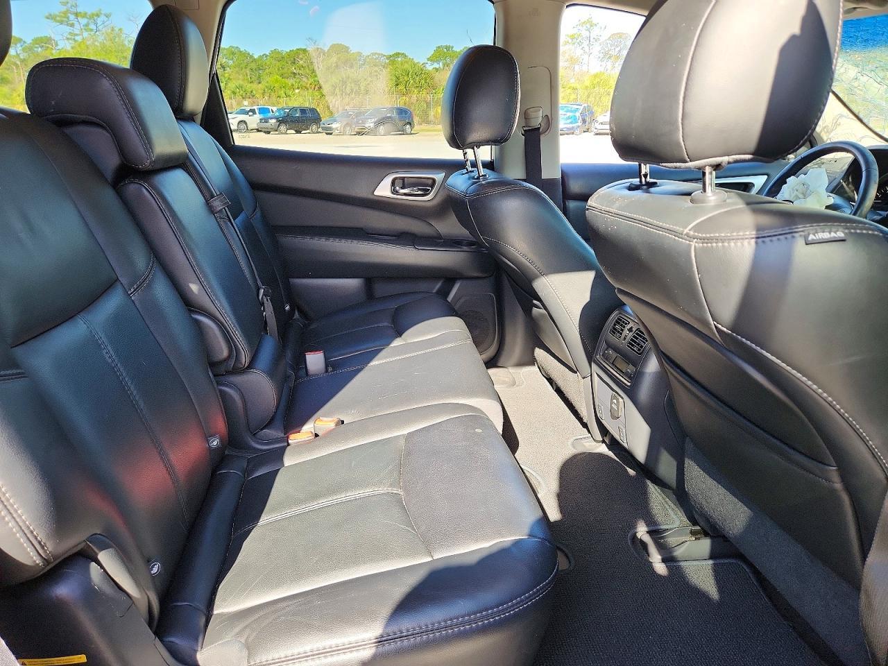 2015 Nissan Pathfinder Sl - zdjęcie 11