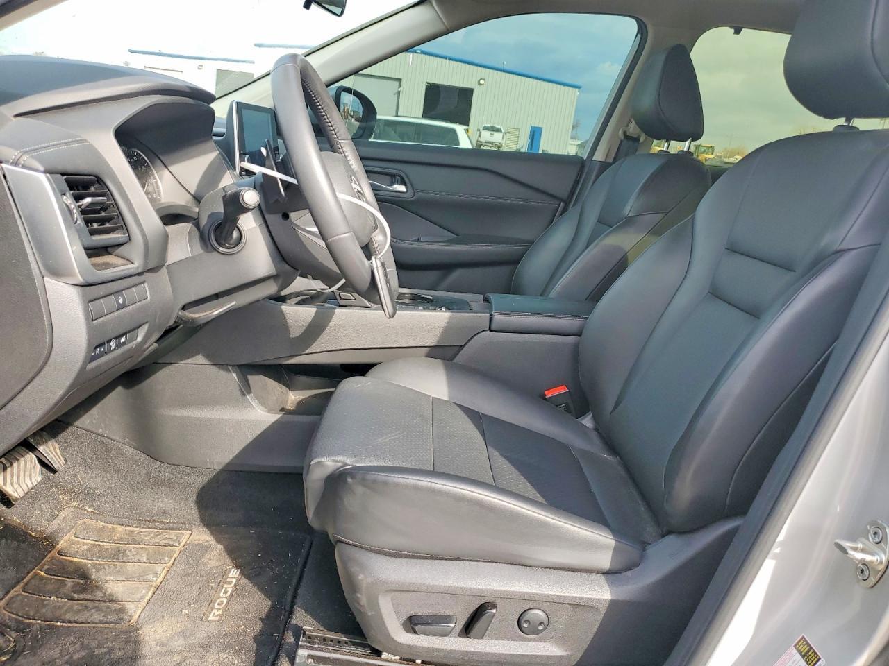 2024 Nissan Rogue Sv - zdjęcie 7