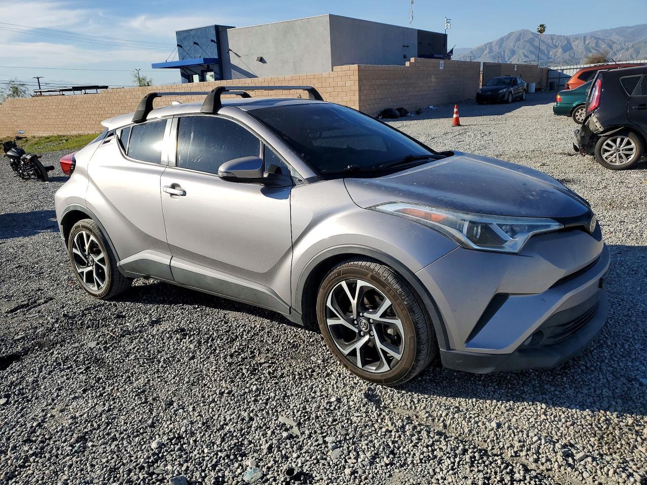 2018 Toyota C-Hr Xle Premium - zdjęcie 4