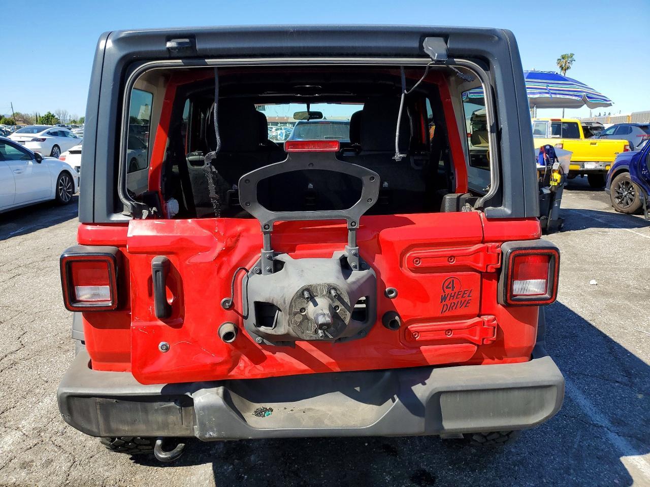 2020 Jeep Wrangler Unlimited Sport - zdjęcie 6