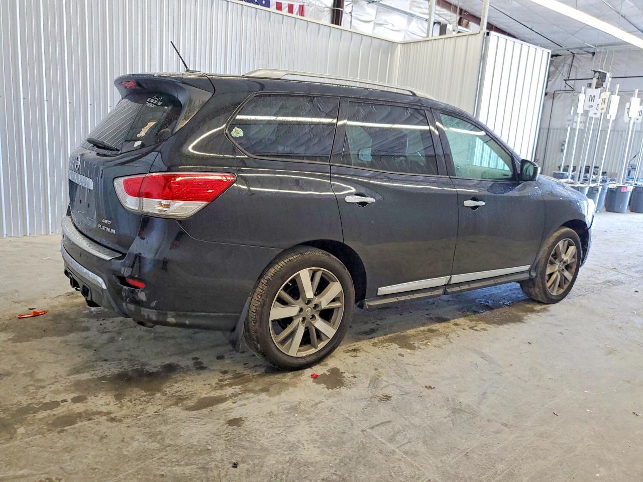 2016 Nissan Pathfinder Platinum - zdjęcie 3