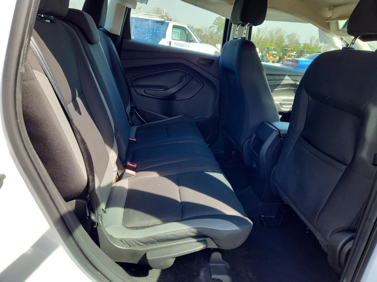 2015 Ford Escape S - zdjęcie 10