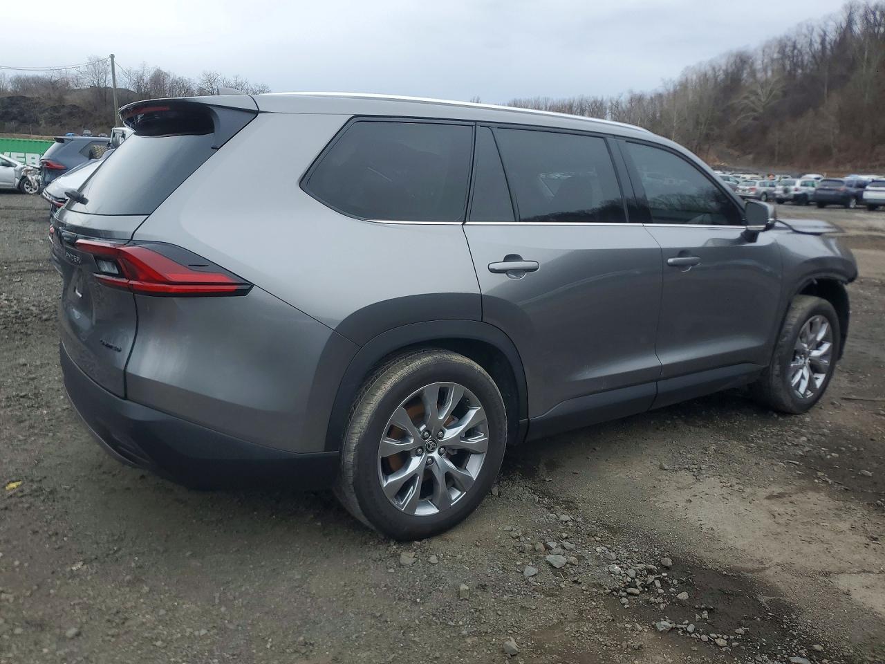 2025 Toyota Grand Highlander Limited - zdjęcie 3