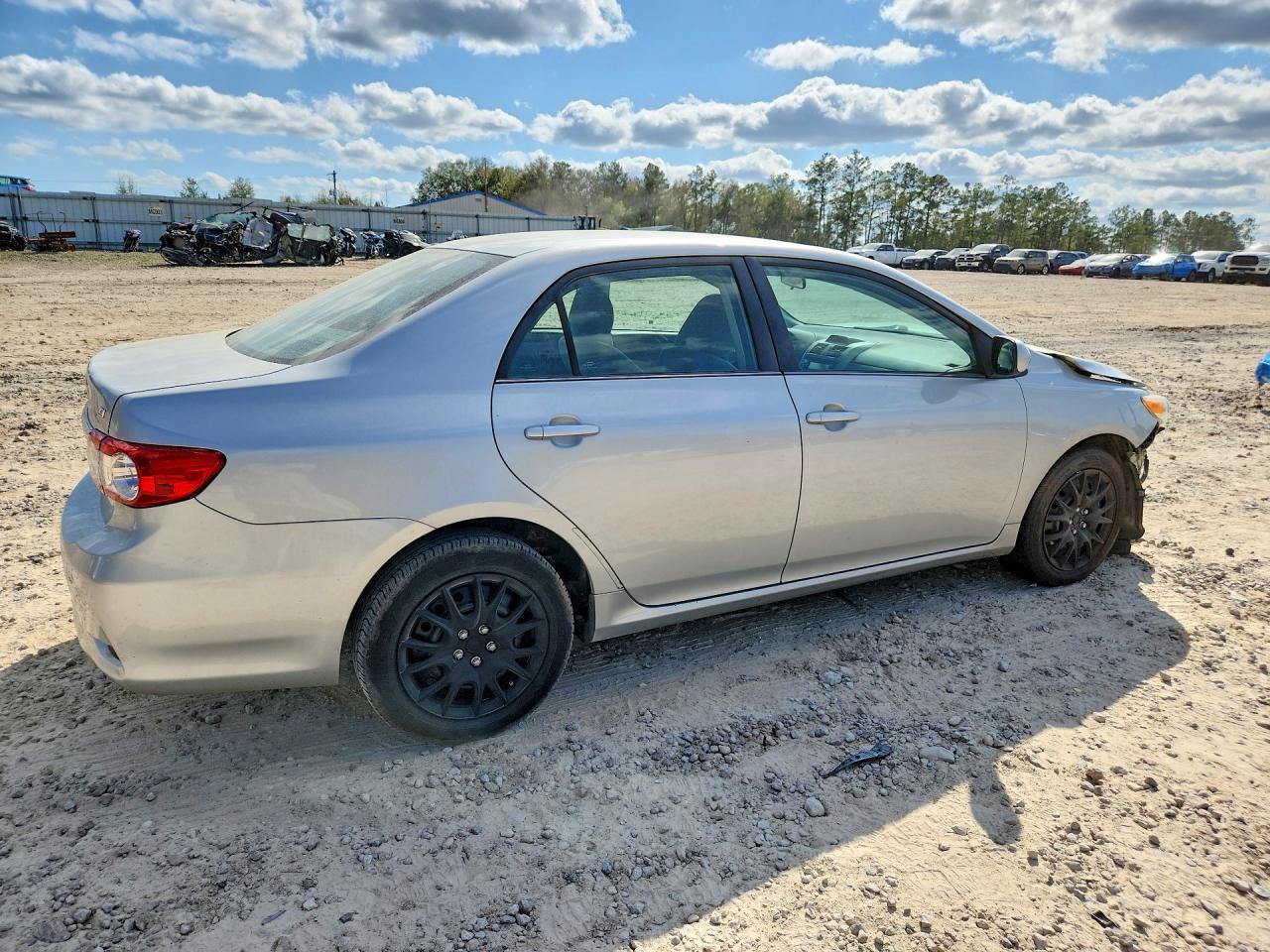 2013 Toyota Corolla Le - zdjęcie 3