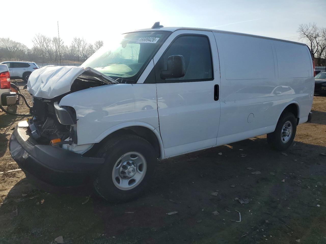 2019 Chevrolet Express G2500 - zdjęcie główne
