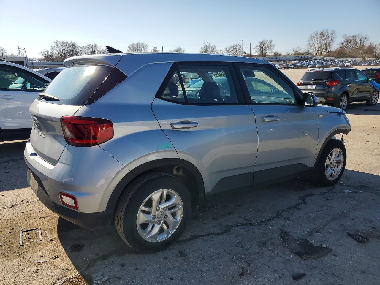 2021 Hyundai Venue Se - zdjęcie 3