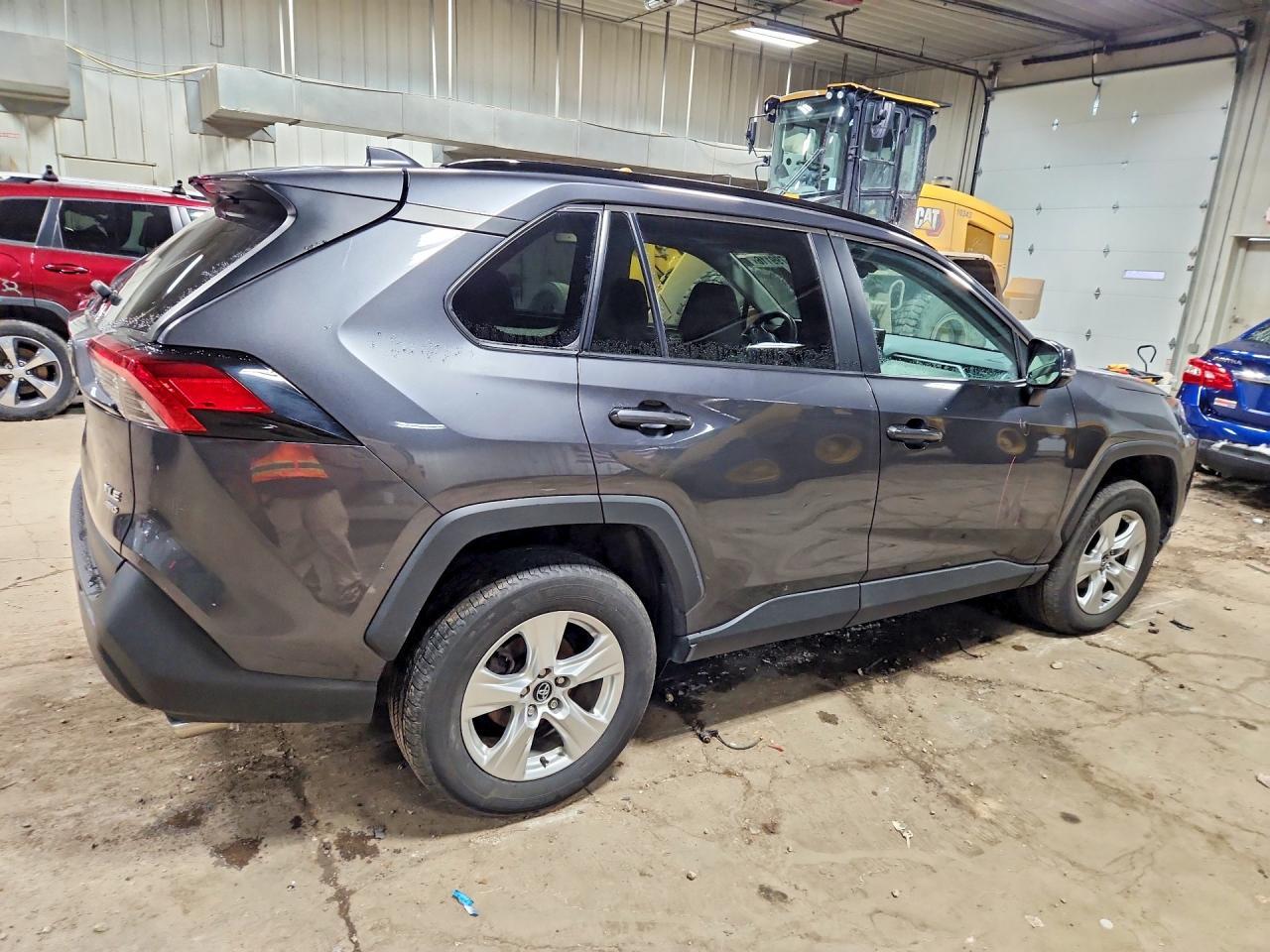 2020 Toyota Rav4 Xle - zdjęcie 3