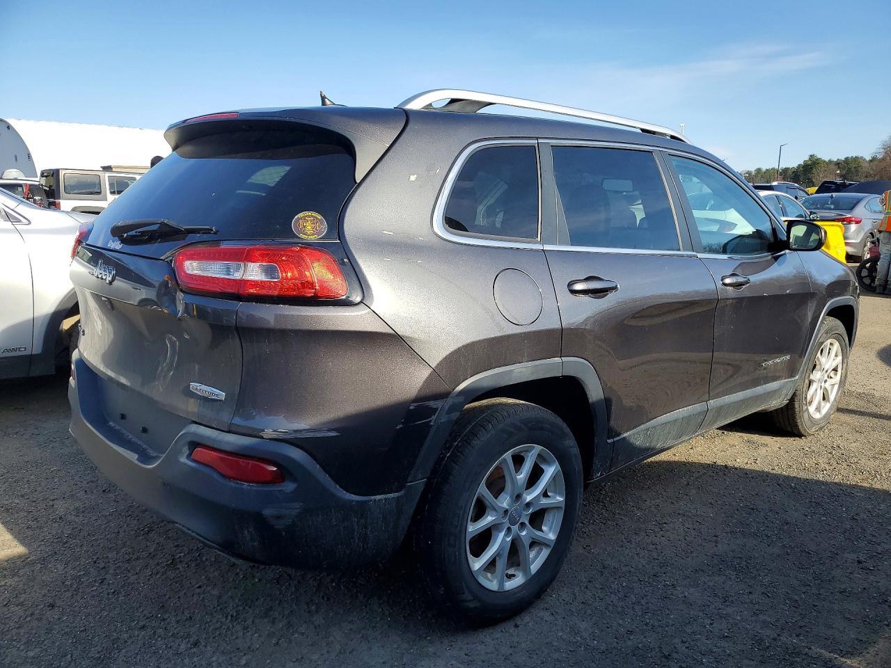 2015 Jeep Cherokee Latitude - zdjęcie 3
