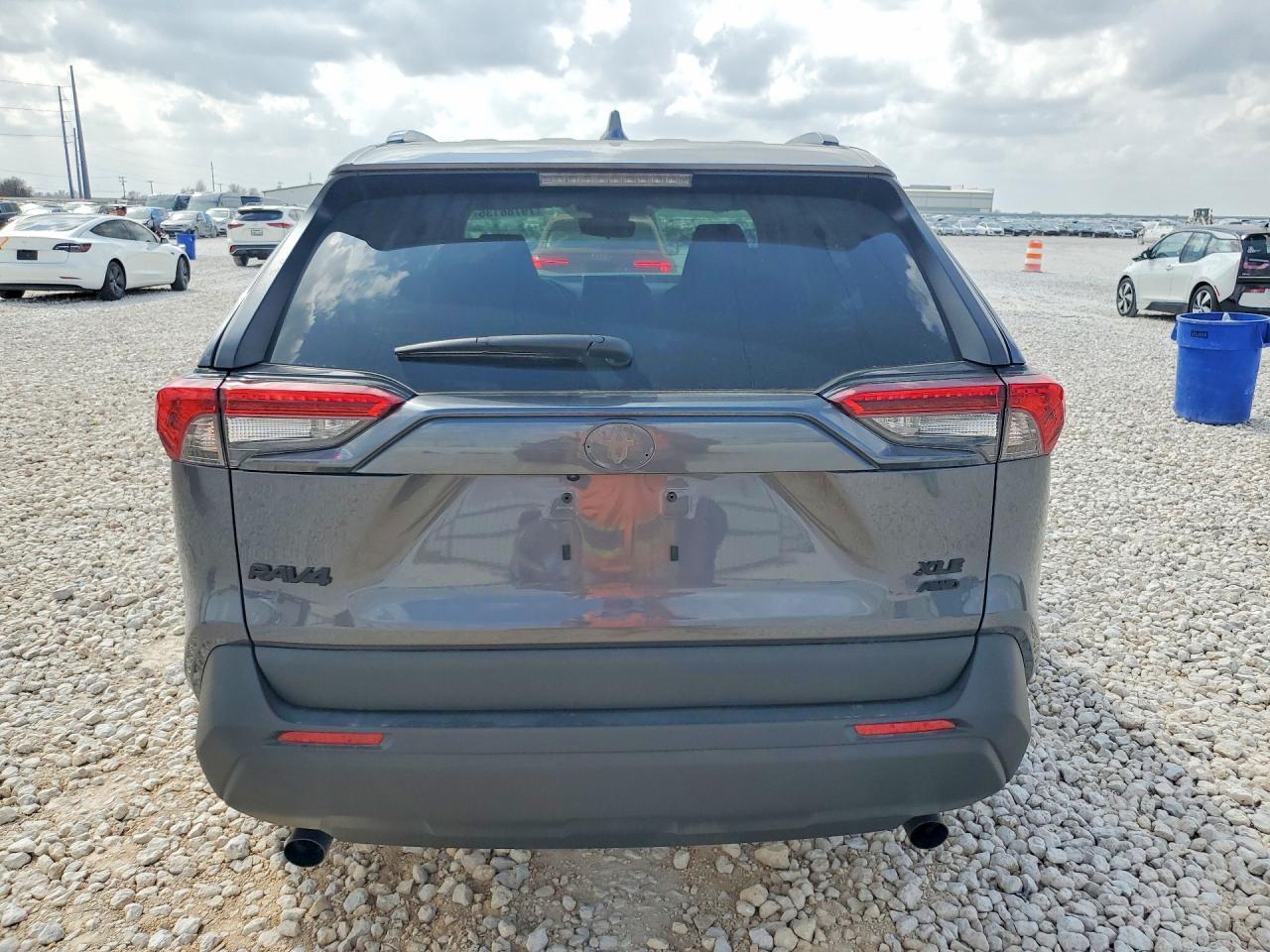 2025 Toyota Rav4 Xle - zdjęcie 6