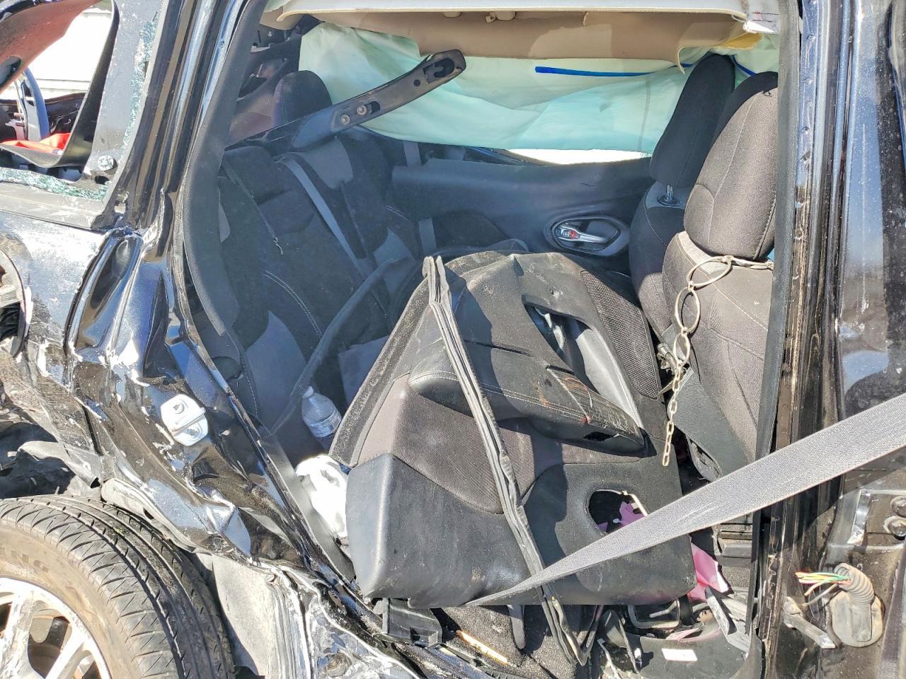 2016 Jeep Cherokee Sport - zdjęcie 11