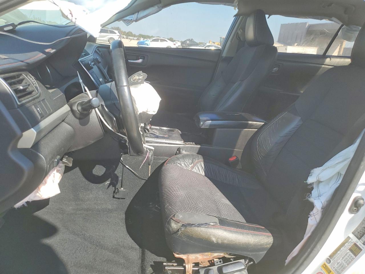 2016 Toyota Camry Se - zdjęcie 7