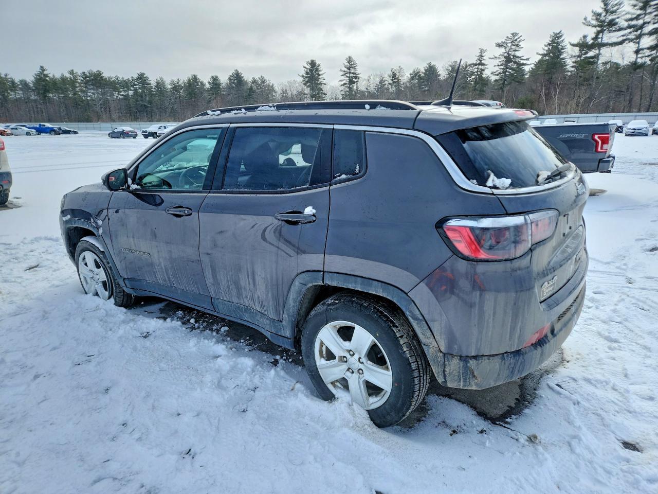 2022 Jeep Compass Latitude - zdjęcie 2