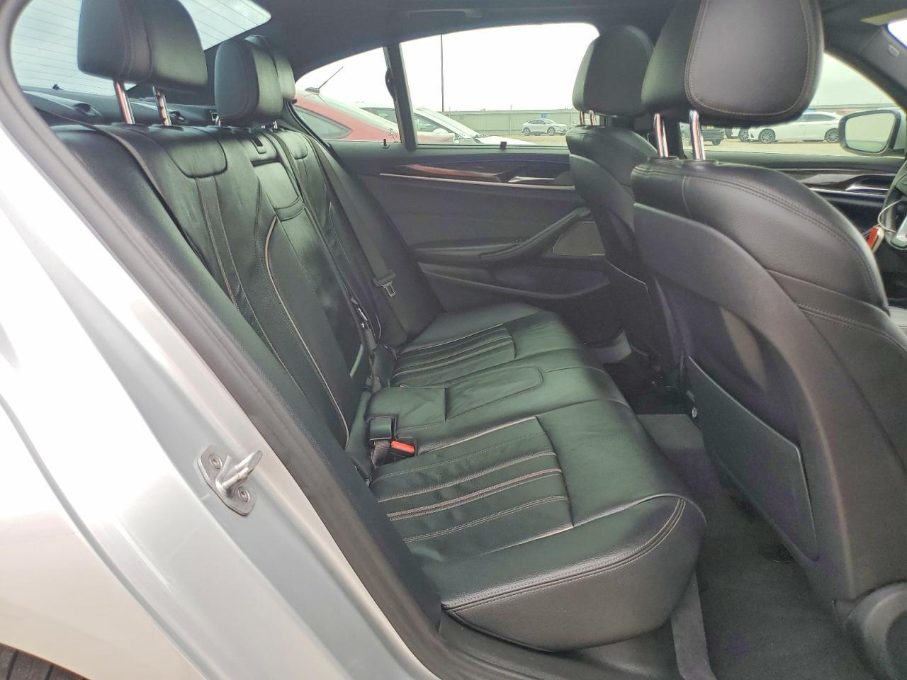 2017 BMW 530 I - zdjęcie 10