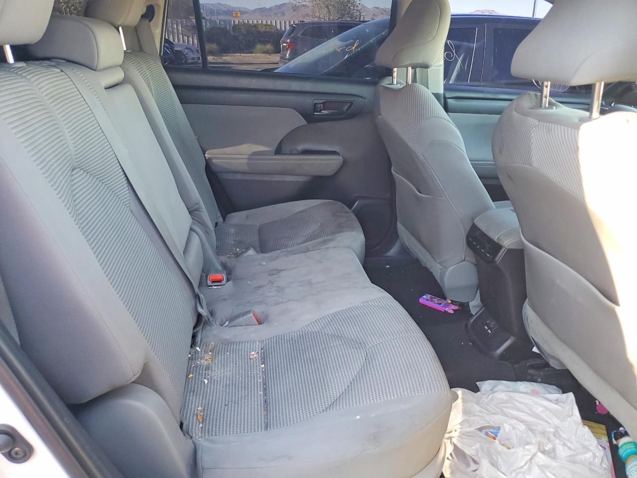 2021 Toyota Highlander Le - zdjęcie 11