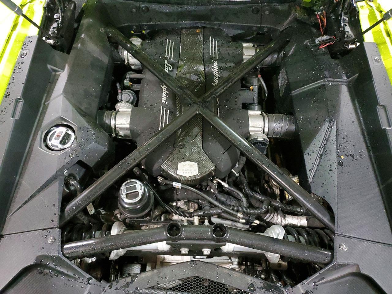 2014 Lamborghini Aventador - zdjęcie 11