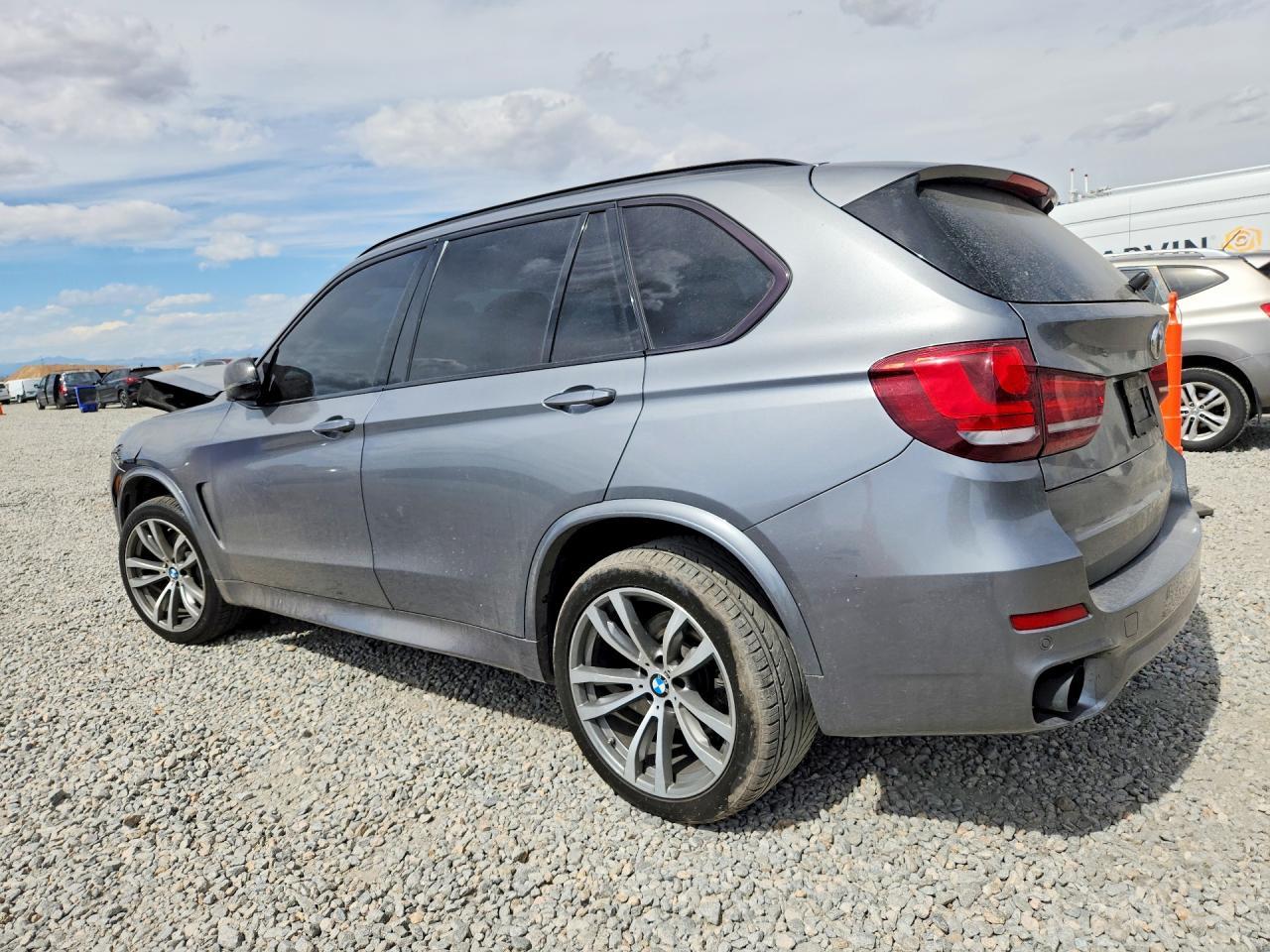 2016 BMW X5 xDrive50I - zdjęcie 2