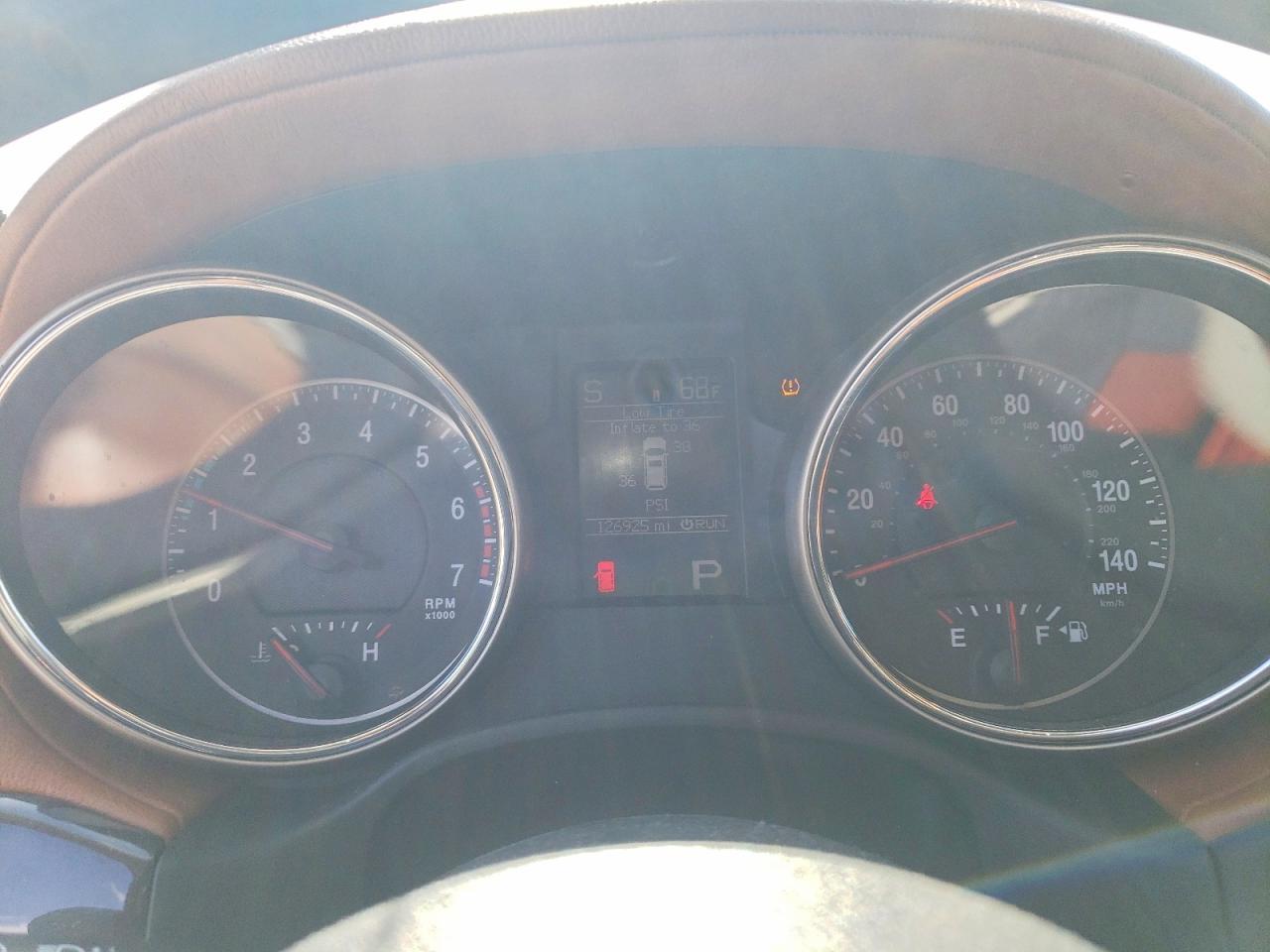 2013 Jeep Grand Cherokee Overland - zdjęcie 9