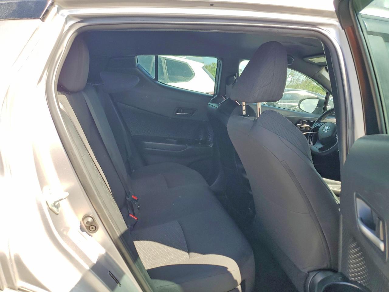 2018 Toyota C-Hr Xle - zdjęcie 11