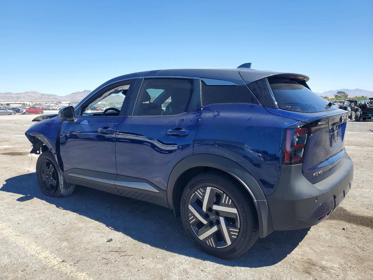 2025 Nissan Kicks Sv - zdjęcie 2