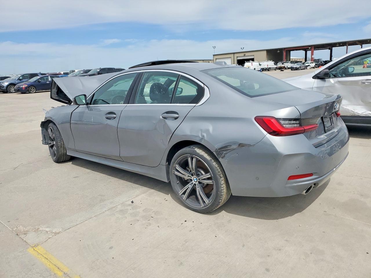 BMW Seria 3 - zdjęcie 2