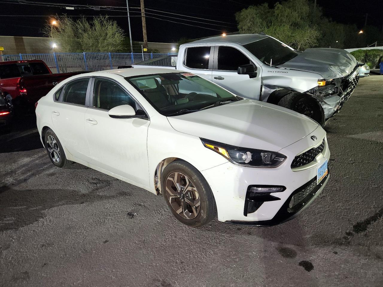 2021 Kia Forte Lxs - zdjęcie 4