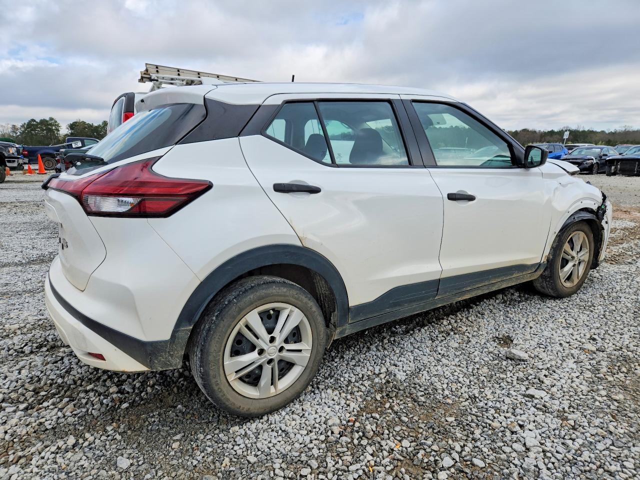 2024 Nissan Kicks S - zdjęcie 3