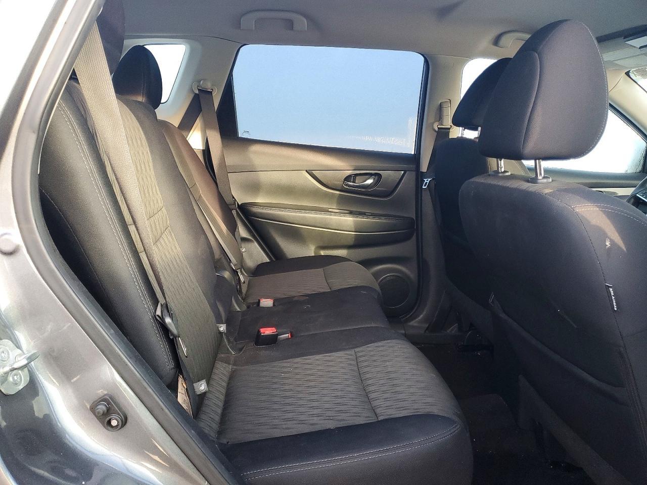 2017 Nissan Rogue S - zdjęcie 11