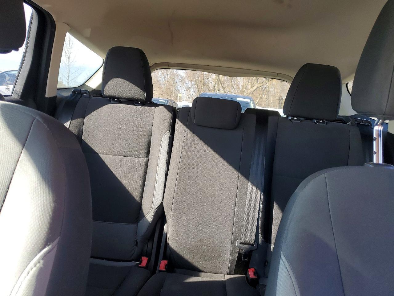 2015 Ford Escape S - zdjęcie 10