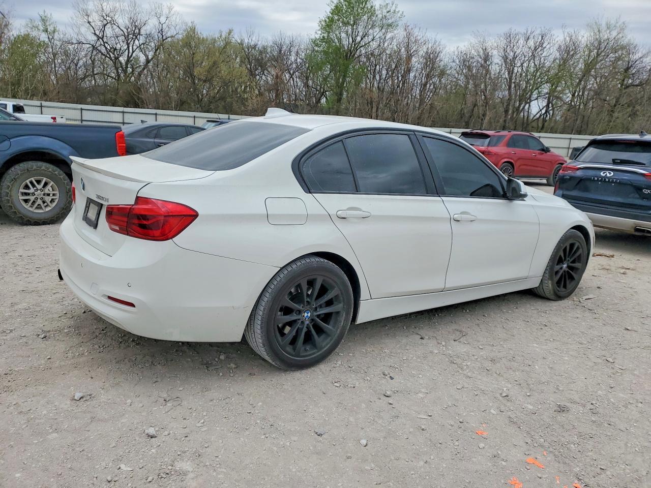 2016 BMW 320 I - zdjęcie 3