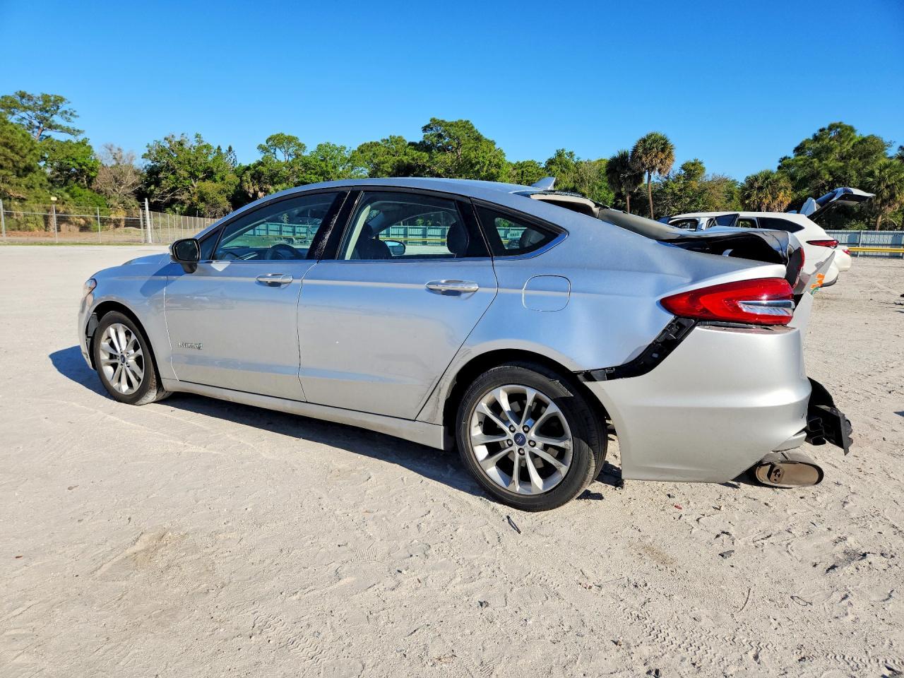2019 Ford Fusion Se - zdjęcie 2