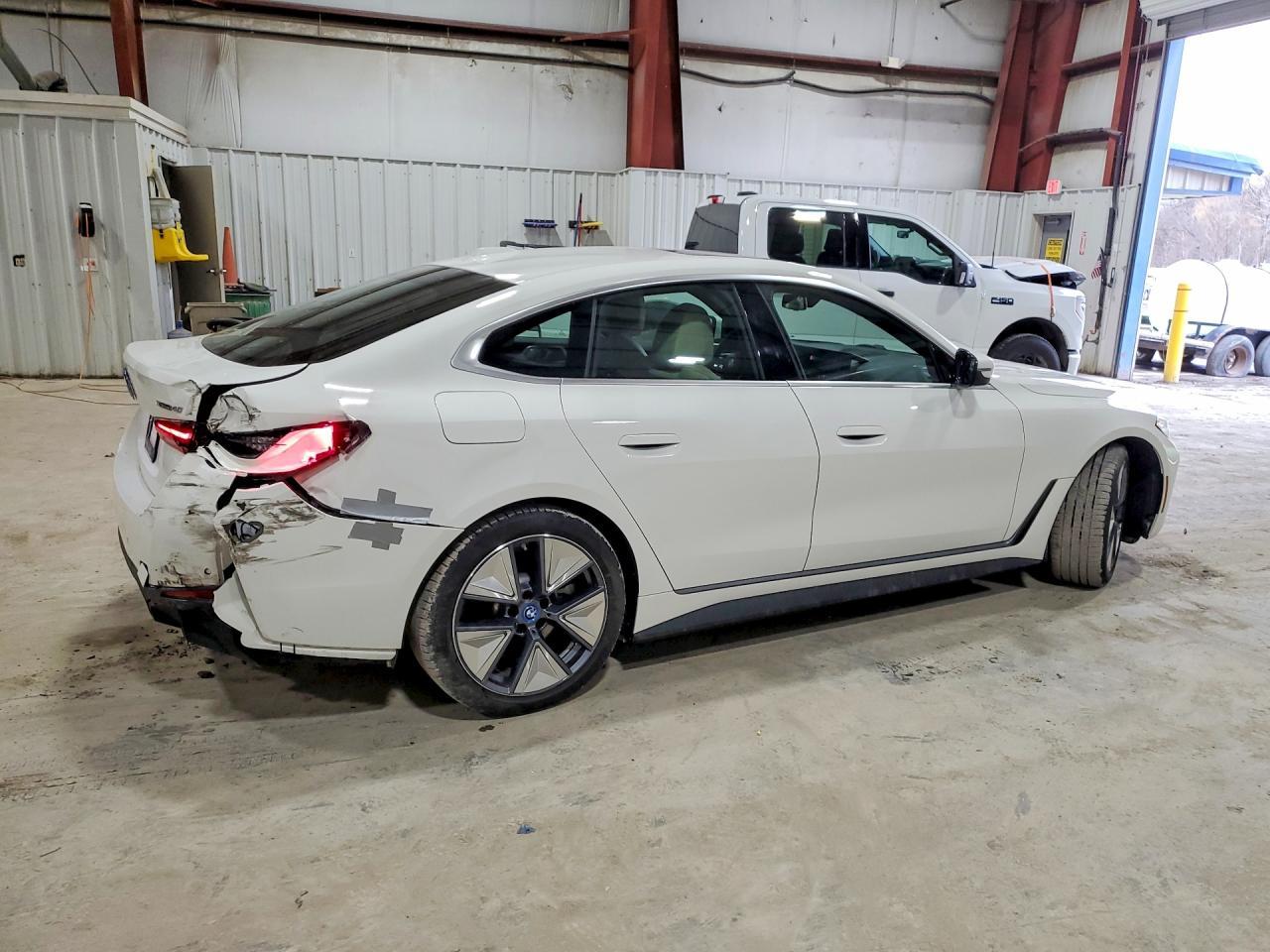 2024 BMW I4 xDrive 40 - zdjęcie 3