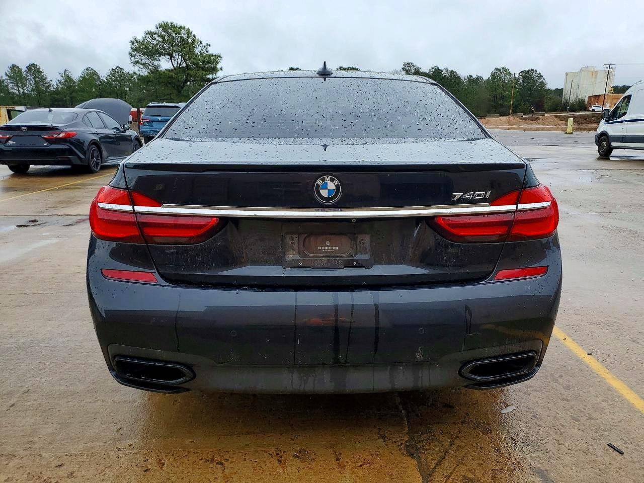 2019 BMW 740 I - zdjęcie 6