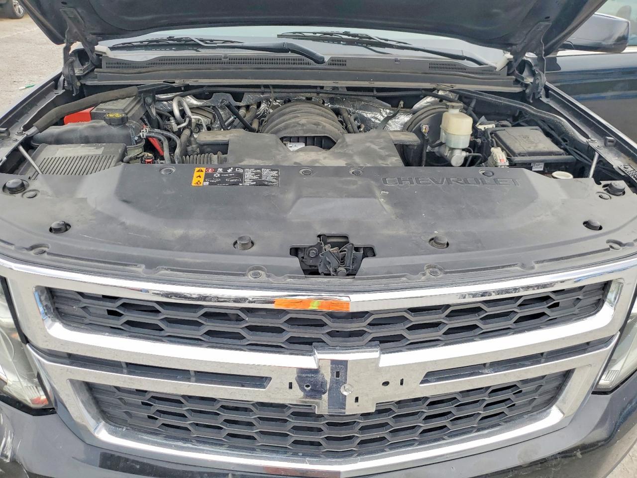 2018 Chevrolet Suburban C1500 Lt - zdjęcie 12