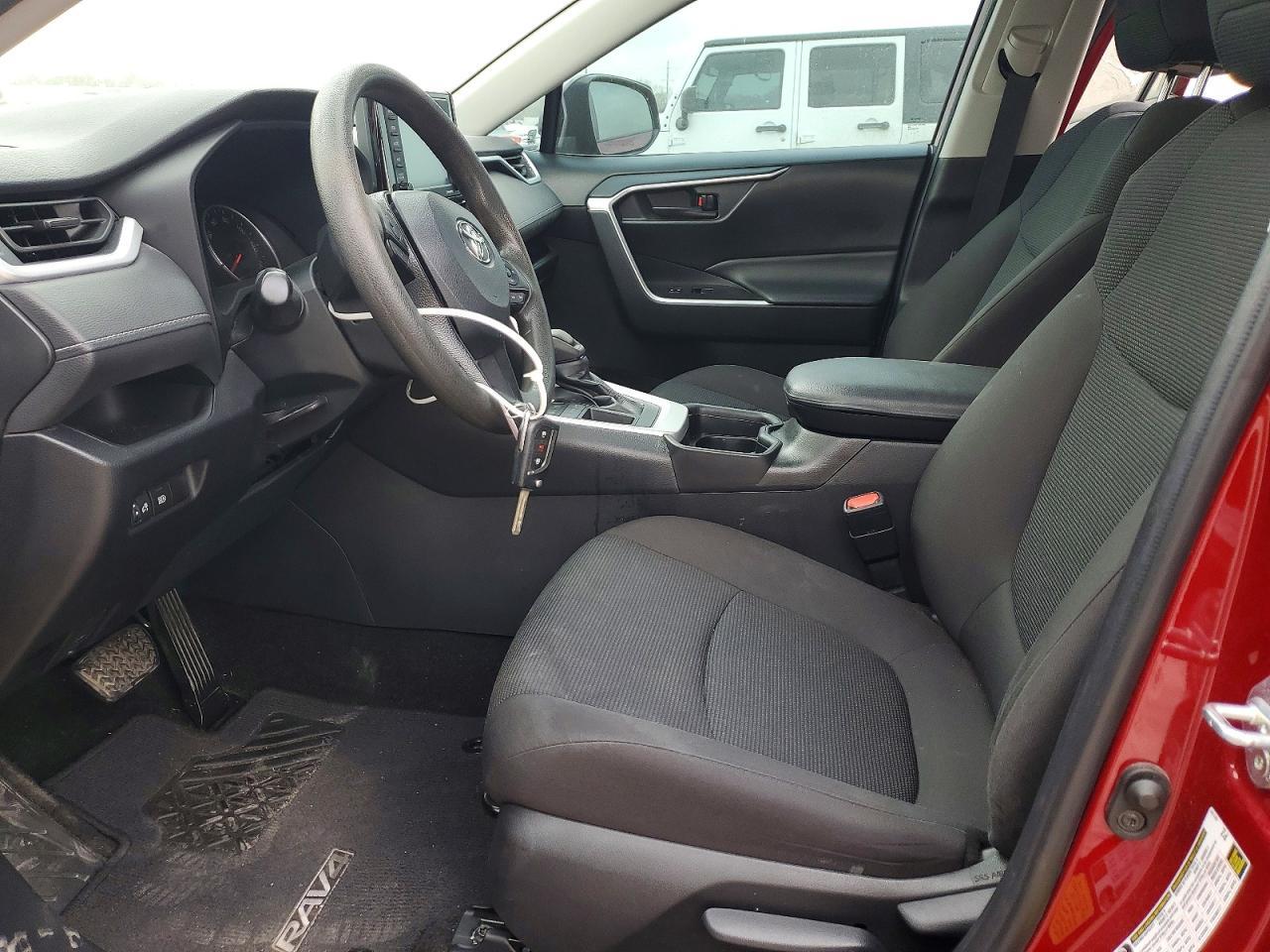 2021 Toyota Rav4 Le - zdjęcie 7