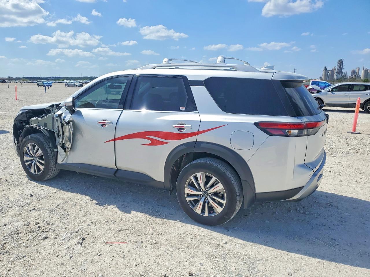 2025 Nissan Pathfinder Sl - zdjęcie 2