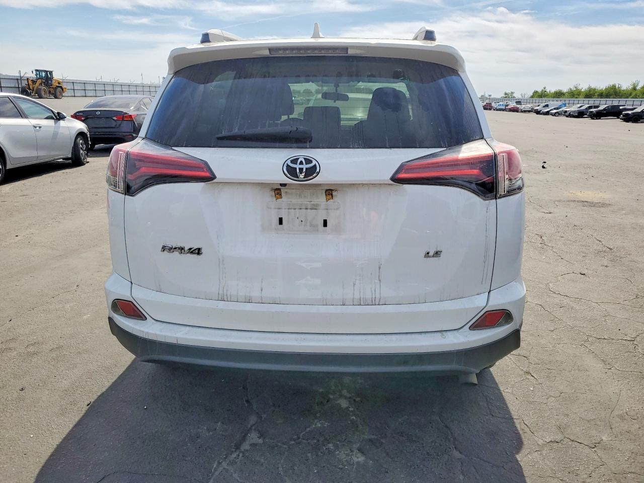 2016 Toyota Rav4 Le - zdjęcie 6