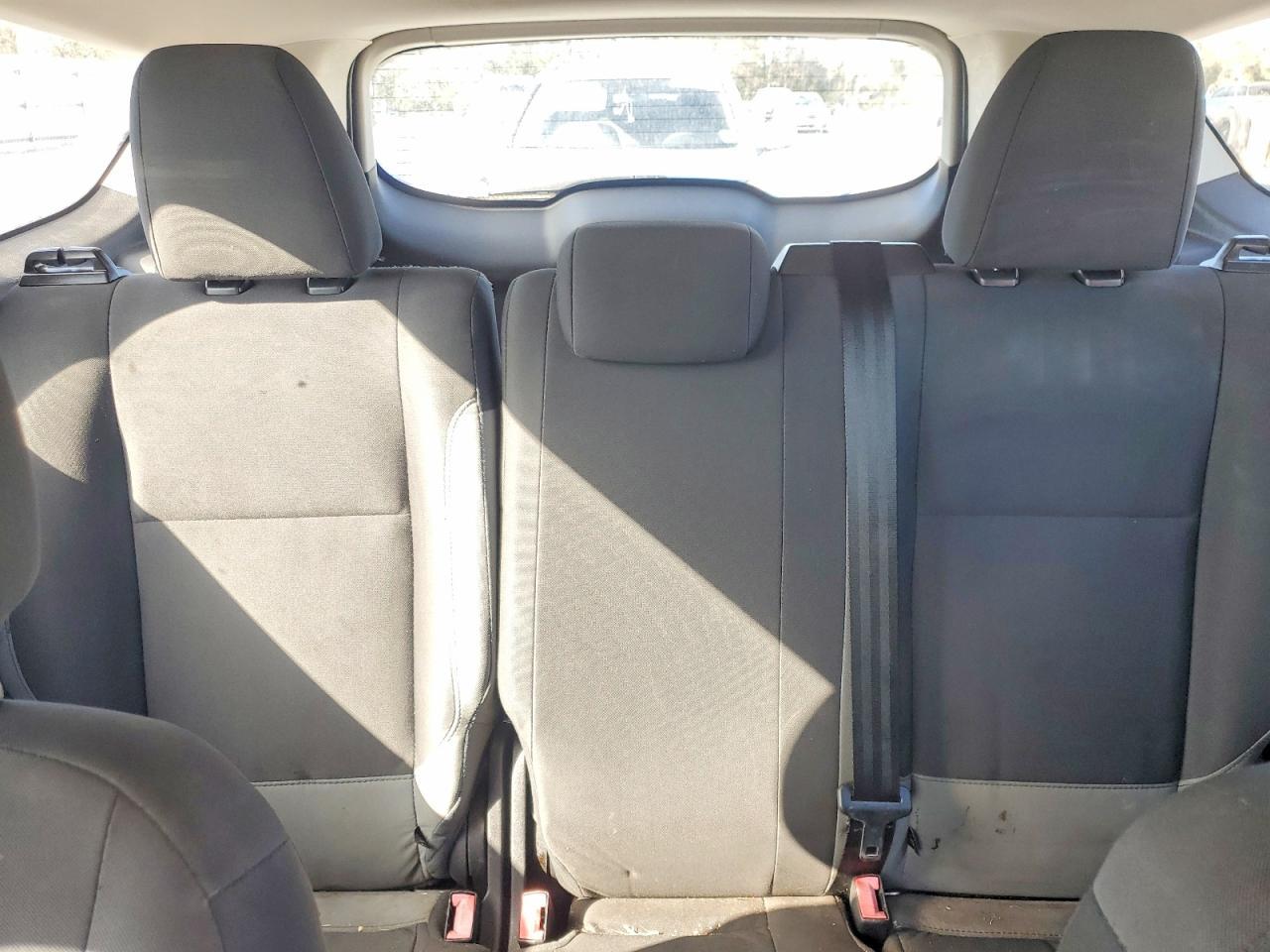 2014 Ford Escape S - zdjęcie 10