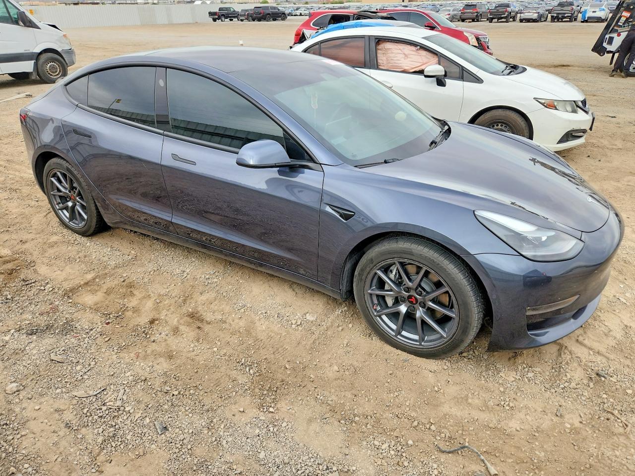 2022 Tesla Model 3 - zdjęcie 4