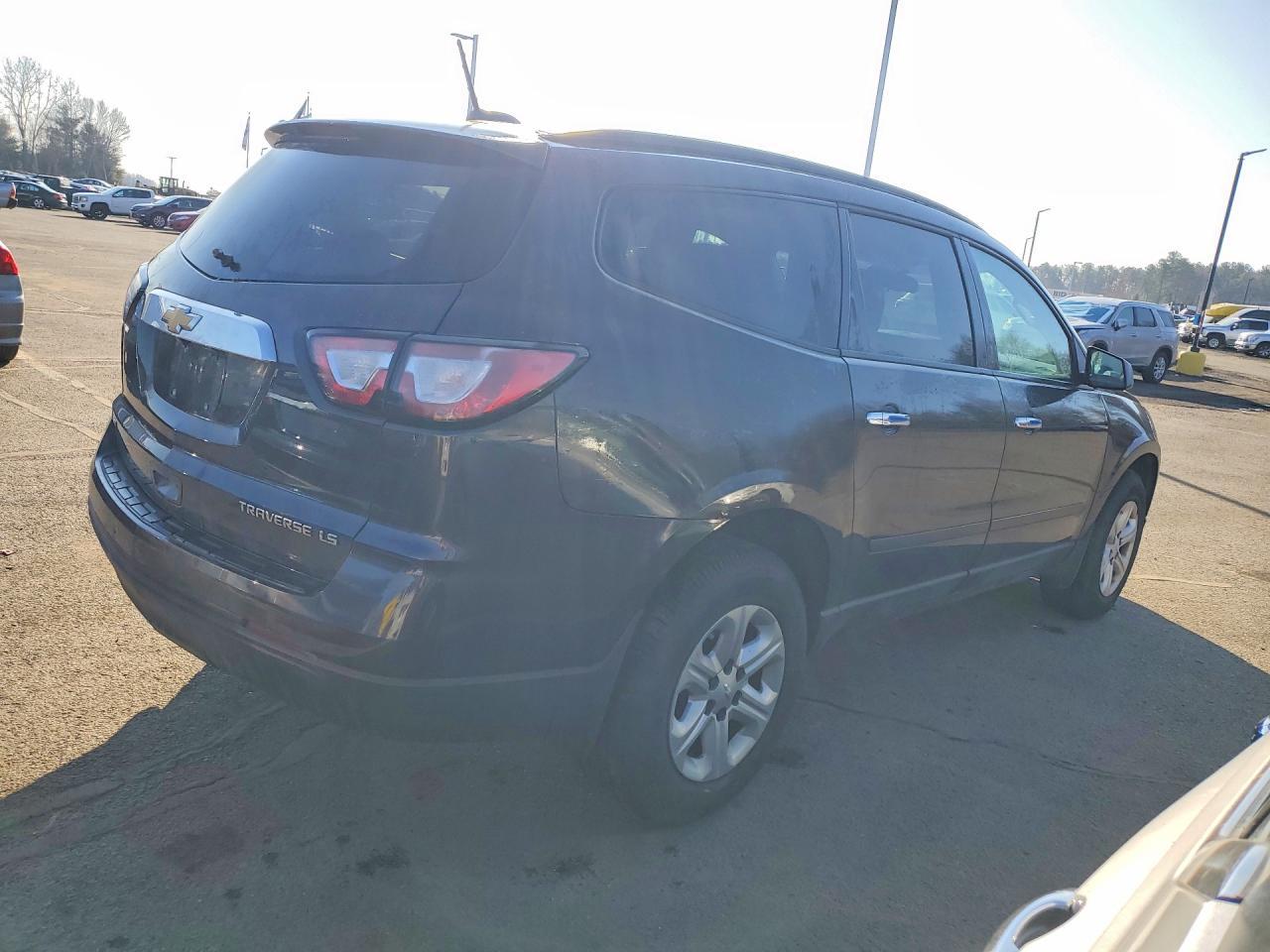 2016 Chevrolet Traverse Ls - zdjęcie 3