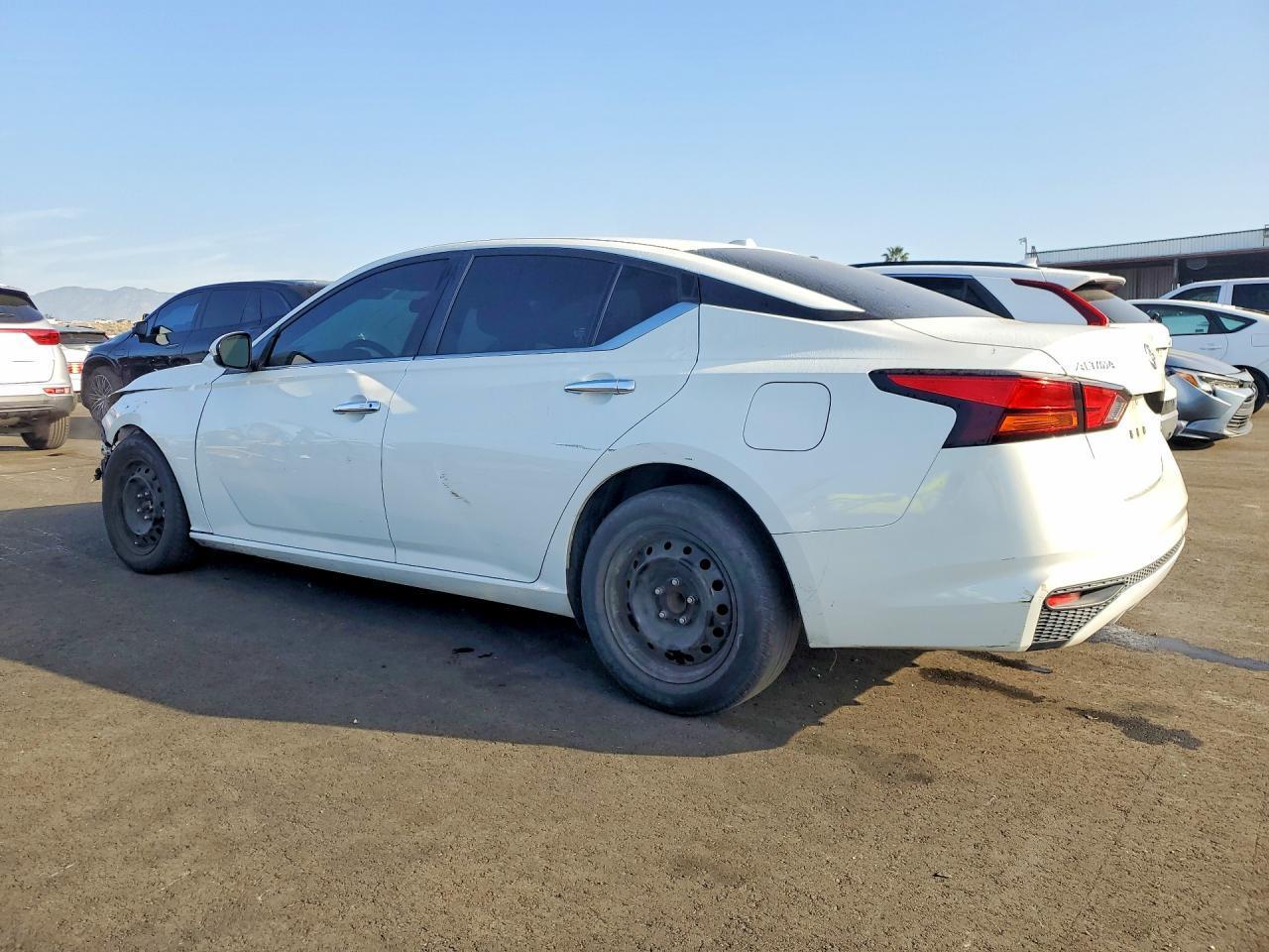 2019 Nissan Altima 2.5 S - zdjęcie 2