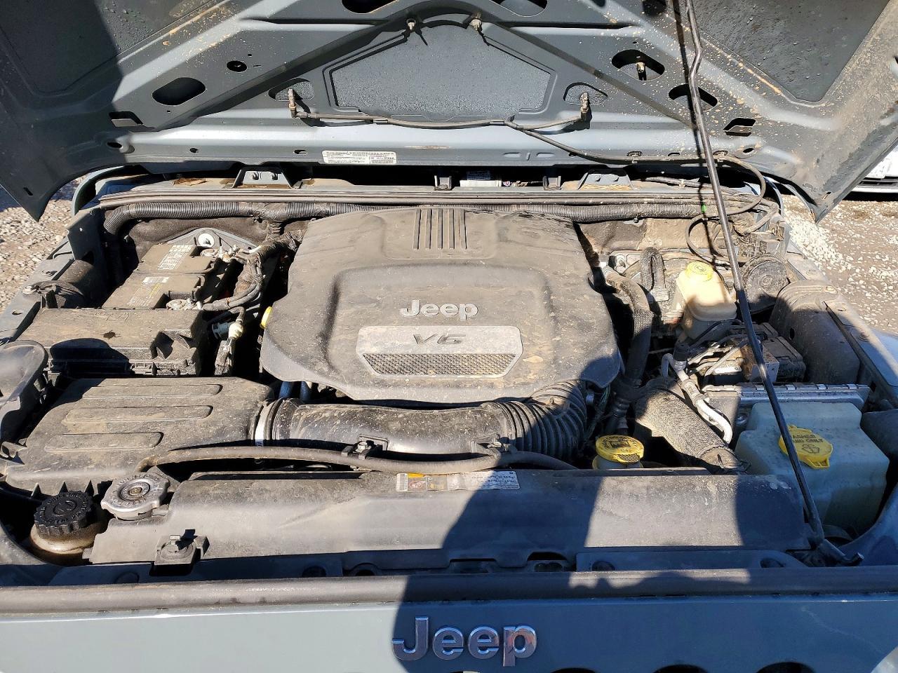 2014 Jeep Wrangler Unlimited Sport - zdjęcie 11