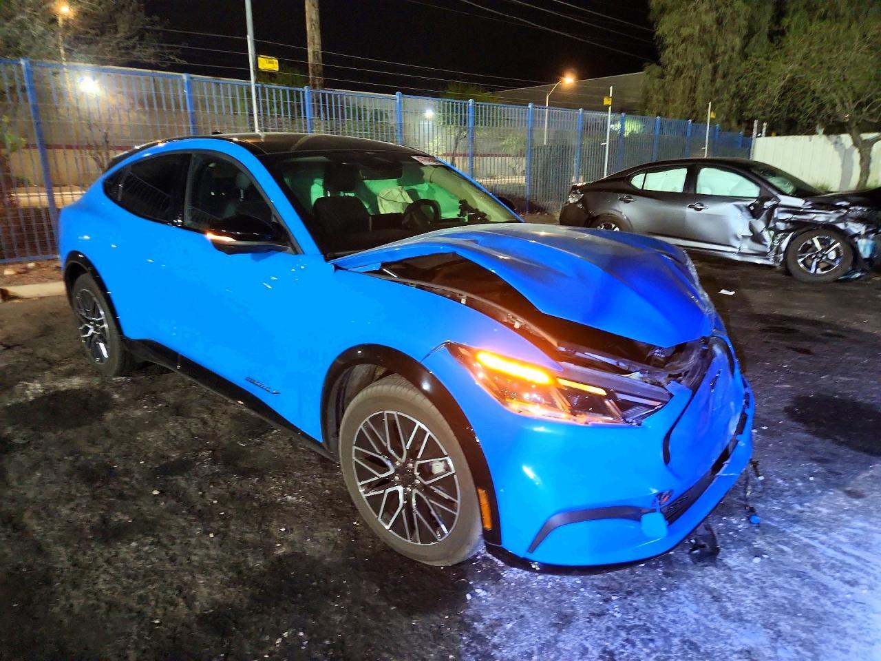 2024 Ford Mustang Mach-E Premium - zdjęcie 4